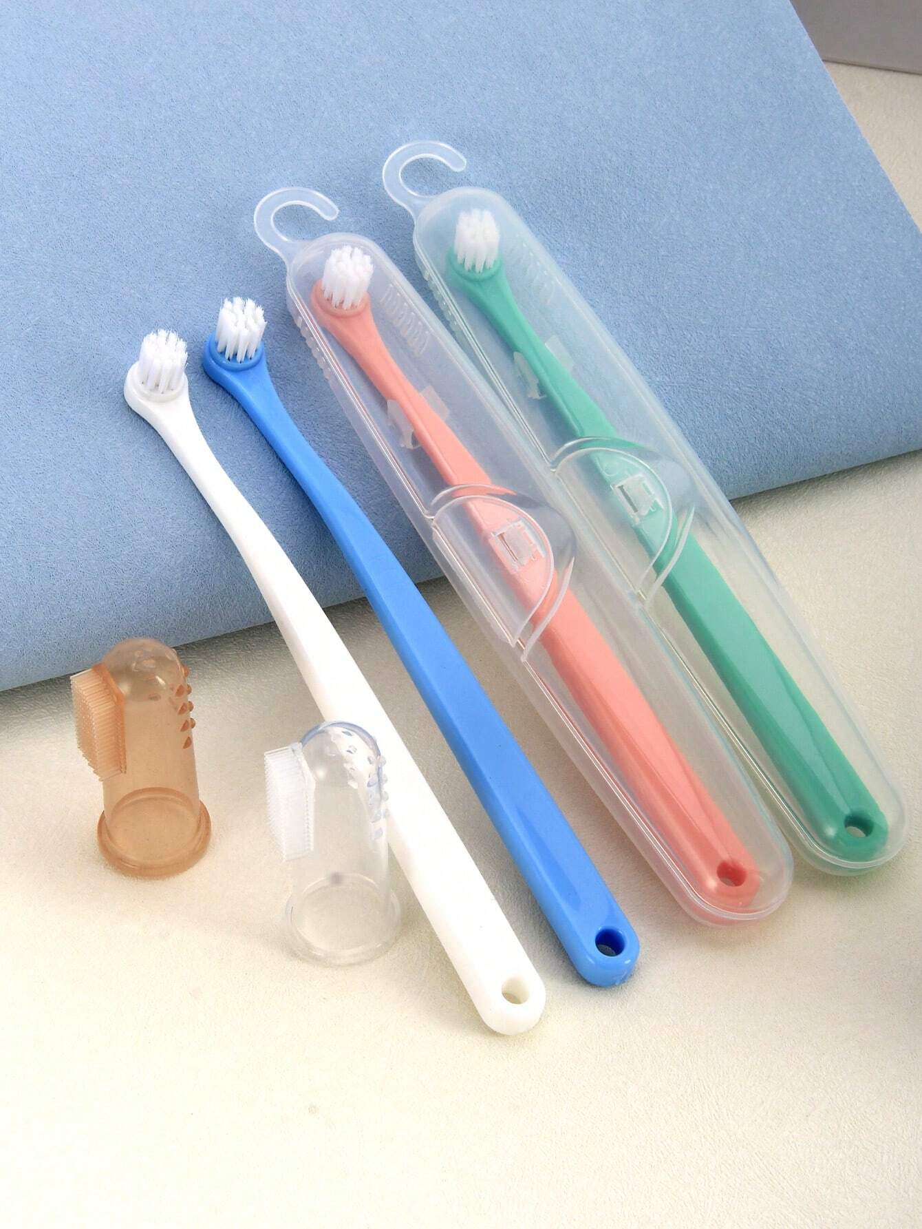 Pet Finger Toothbrush Pet Toothbrush Silicone Toothbrush Puppy Cat Finger Set Brush Finger Pet Toothbrush Small Size Suitable for Dogs and Cats