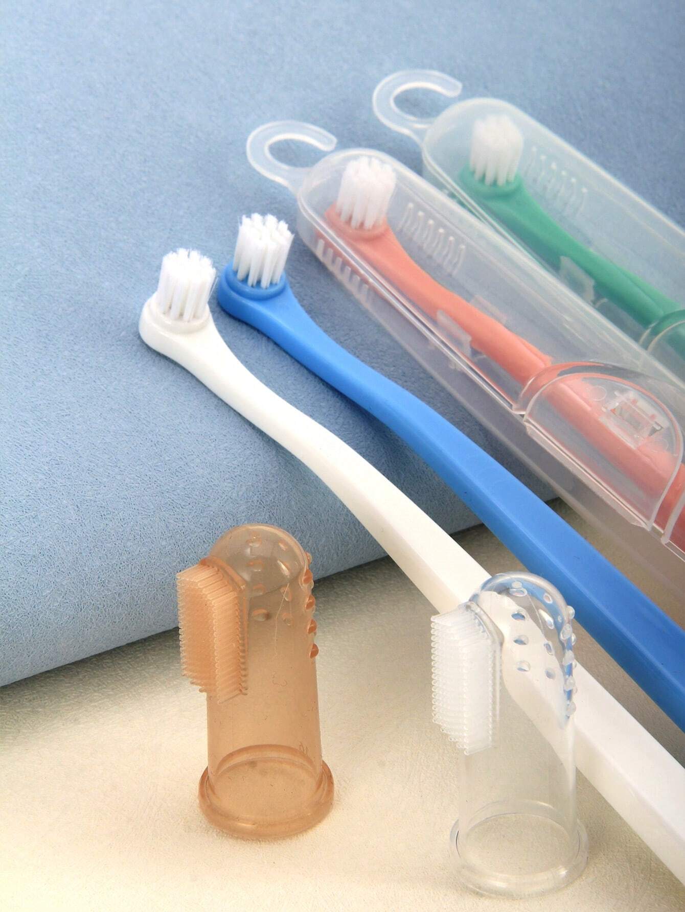 Pet Finger Toothbrush Pet Toothbrush Silicone Toothbrush Puppy Cat Finger Set Brush Finger Pet Toothbrush Small Size Suitable for Dogs and Cats